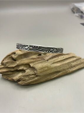 Vintage 925 Sterling Silver Bangle Bracelet | Bali Floral Etched Oxidized stack